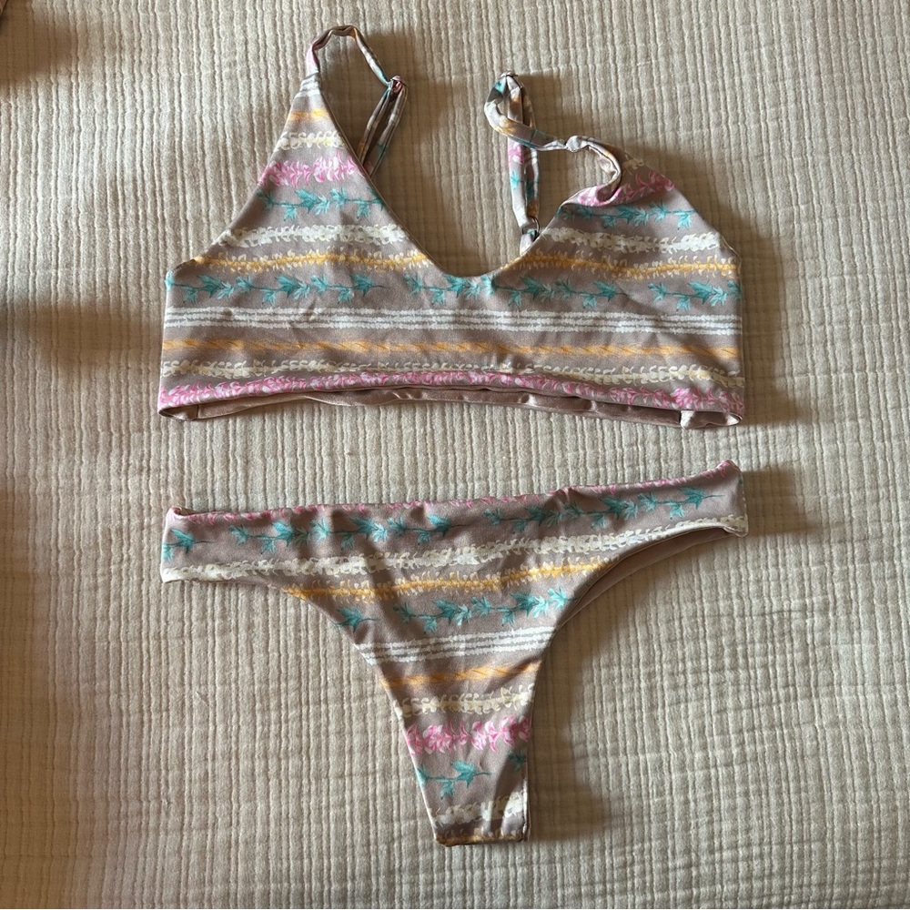 NA WAHINE LOLE SWIM SET